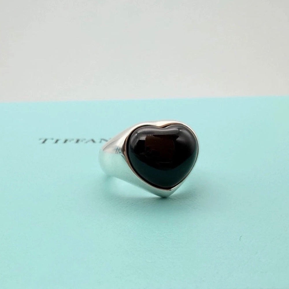 Tiffany & Co. New size 8.5 black jade heart cabochon ring in sterling silver